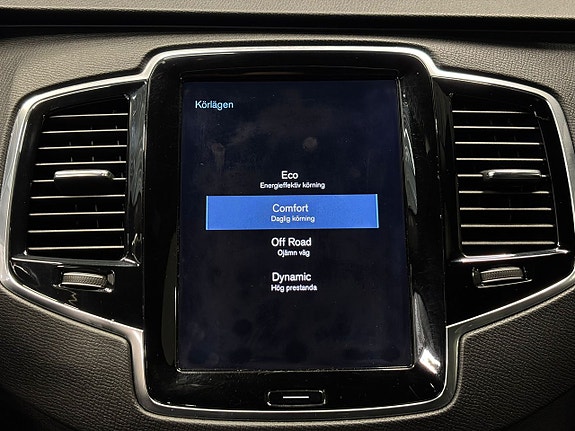 Volvo XC90 26 of 30