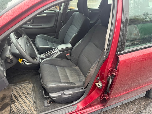 Volvo V40 5 of 5