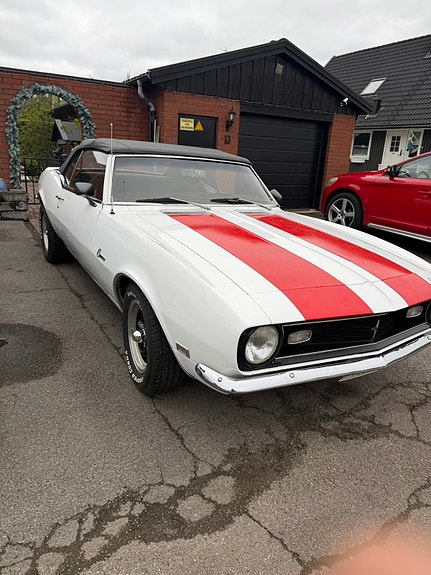Chevrolet Camaro 2 of 5