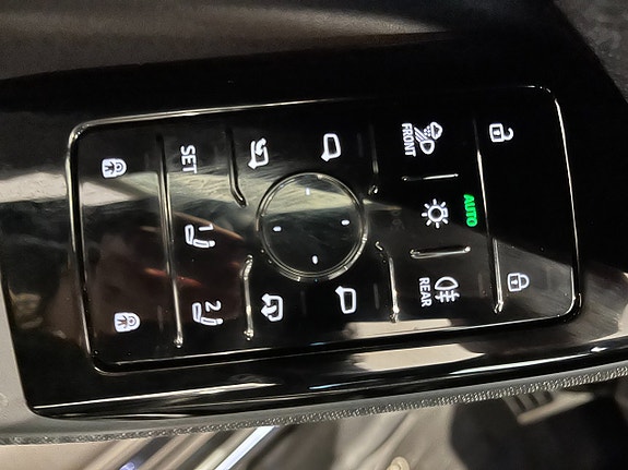 Audi Q6 e-tron 8 of 16