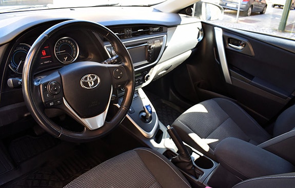 Toyota Auris 6 of 9