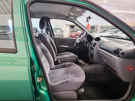 Renault Clio 15 of 24
