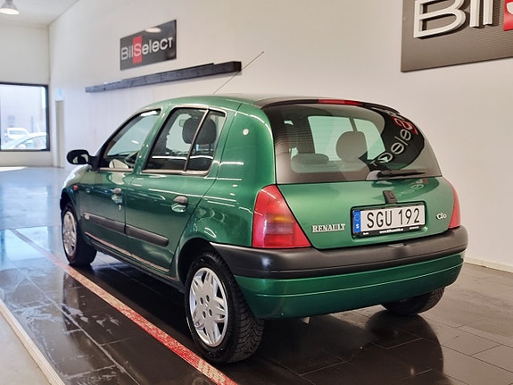 Renault Clio 13 of 24