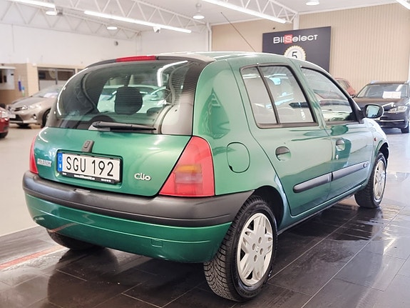 Renault Clio 14 of 24