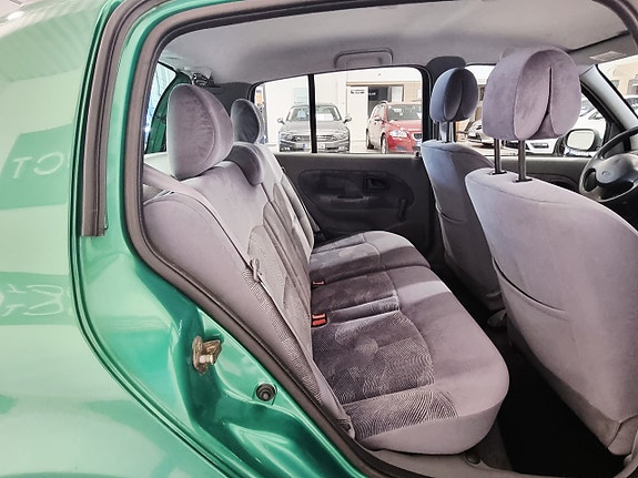 Renault Clio 18 of 24