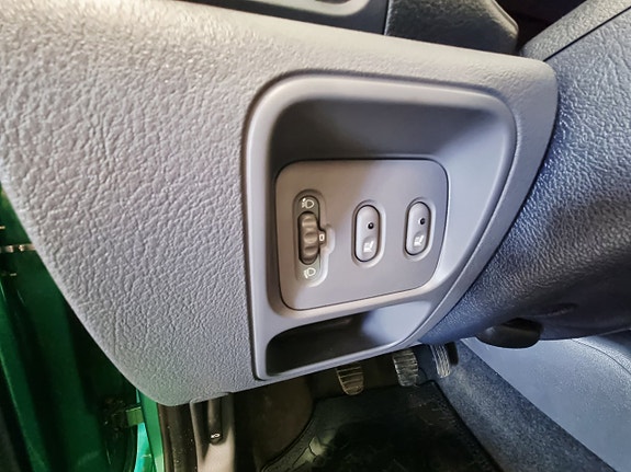 Renault Clio 22 of 24