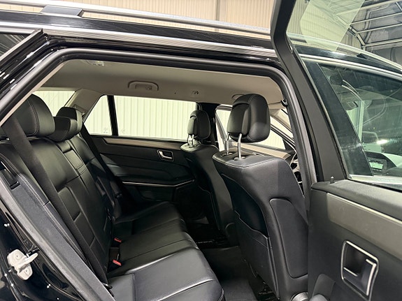 Mercedes-Benz E300 14 of 18