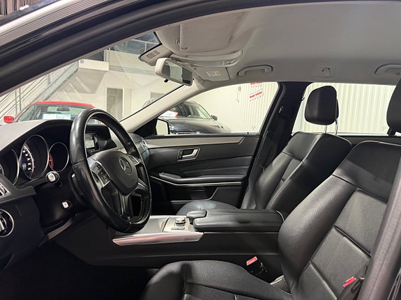 Mercedes-Benz E300 16 of 18