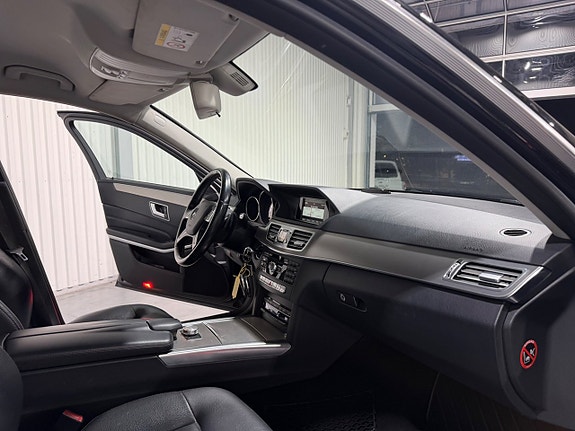 Mercedes-Benz E300 17 of 18