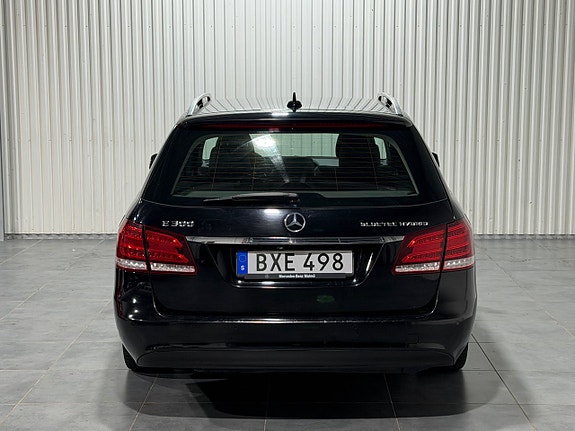 Mercedes-Benz E300 10 of 18