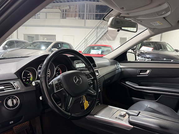 Mercedes-Benz E300 13 of 18