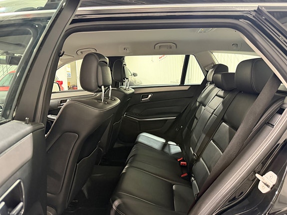 Mercedes-Benz E300 15 of 18