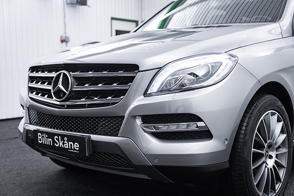 Mercedes-Benz ML350 7 of 30