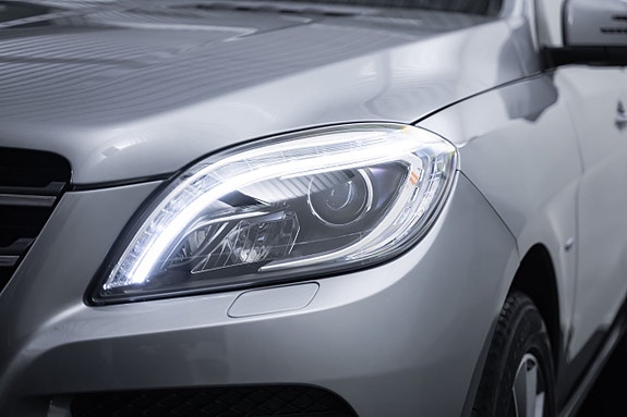 Mercedes-Benz ML350 8 of 30