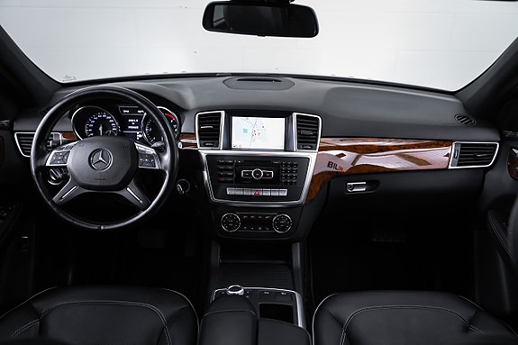 Mercedes-Benz ML350 18 of 30