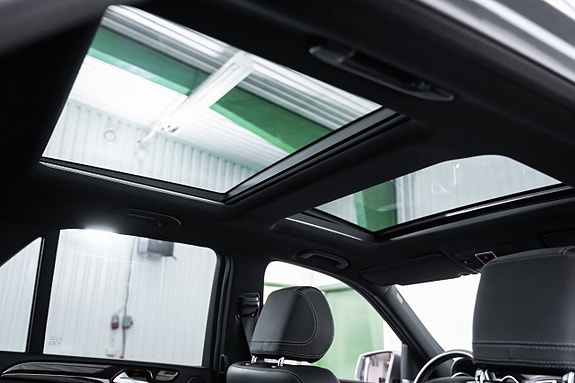 Mercedes-Benz ML350 29 of 30