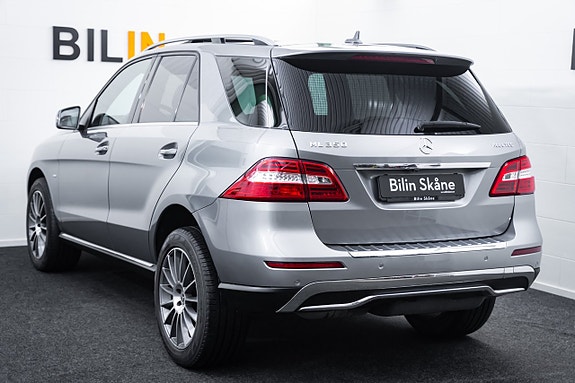 Mercedes-Benz ML350 10 of 30