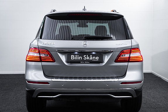 Mercedes-Benz ML350 14 of 30