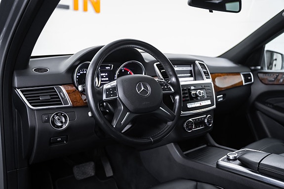 Mercedes-Benz ML350 17 of 30