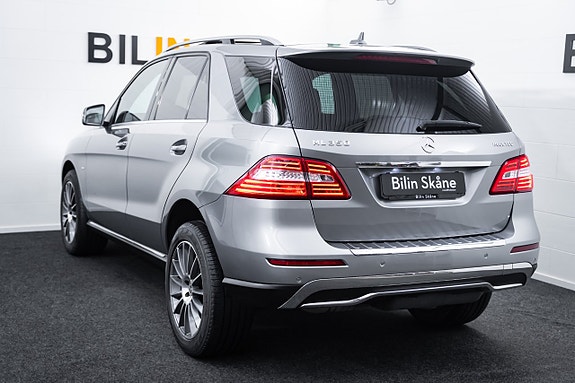 Mercedes-Benz ML350 11 of 30