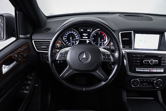 Mercedes-Benz ML350 19 of 30