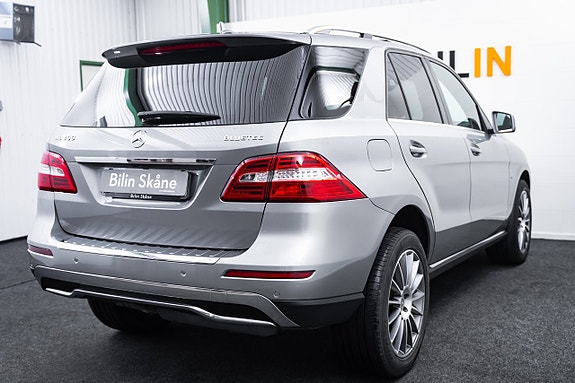 Mercedes-Benz ML350 15 of 30