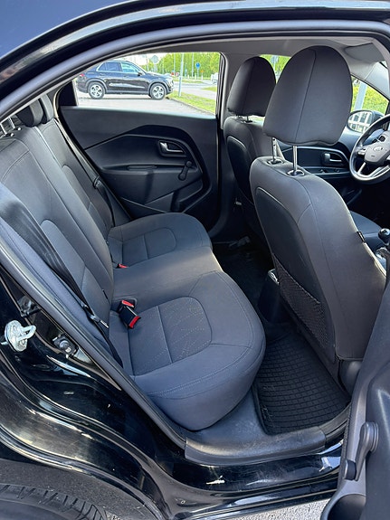 Kia Rio 5 of 6