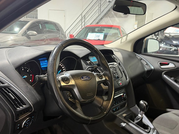 Ford Focus 9 of 14