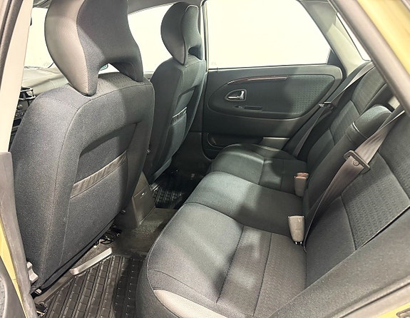 Volvo S40 8 of 17