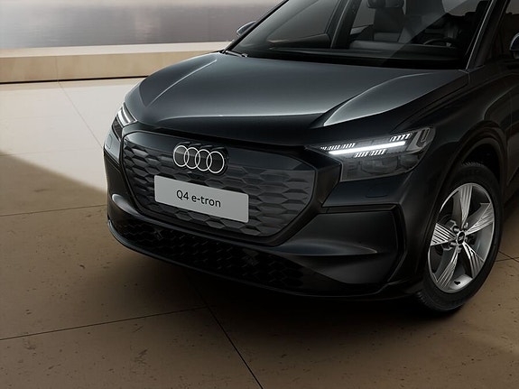 Audi Q4 e-tron 6 of 10