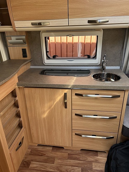 Knaus 750 UFK Silver Selection Barnkammarvagn 10 of 16