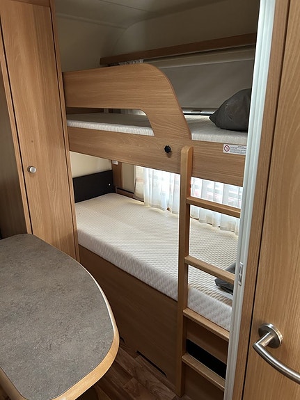 Knaus 750 UFK Silver Selection Barnkammarvagn 8 of 16