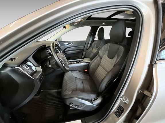Volvo XC60 9 of 17