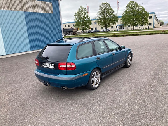 Volvo V40 5 of 5