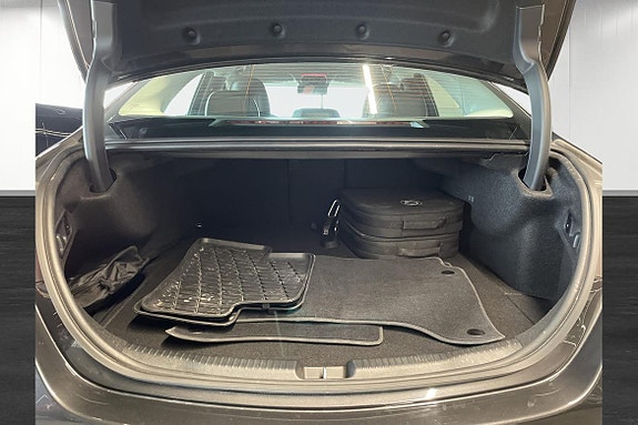 Mercedes-Benz C300 e 15 of 20