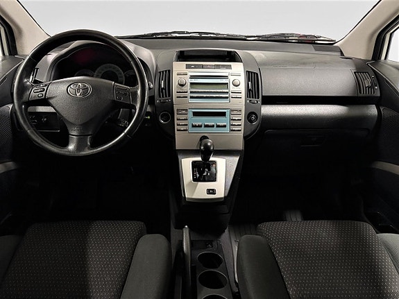 Toyota Corolla Verso 11 of 23