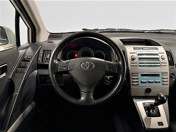 Toyota Corolla Verso 13 of 23