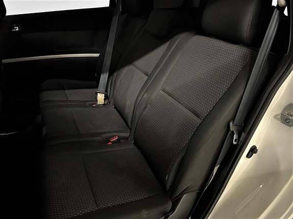 Toyota Corolla Verso 19 of 23