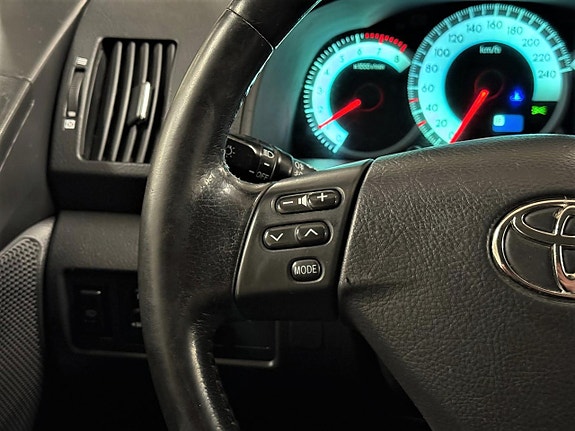 Toyota Corolla Verso 15 of 23