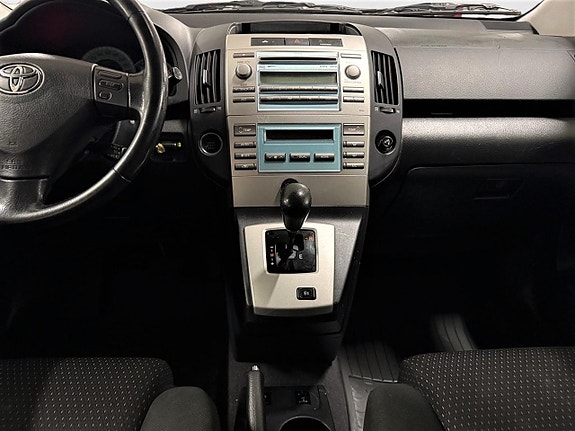 Toyota Corolla Verso 14 of 23