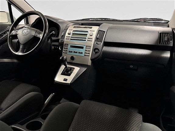 Toyota Corolla Verso 12 of 23