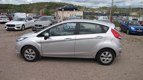 Ford Fiesta 4 of 5