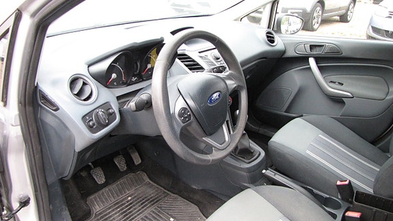 Ford Fiesta 5 of 5