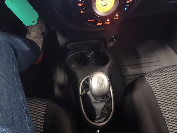 Nissan Micra 15 of 16