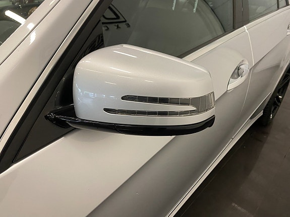 Mercedes-Benz E500 20 of 30