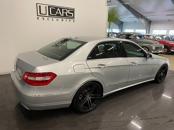 Mercedes-Benz E500 15 of 30