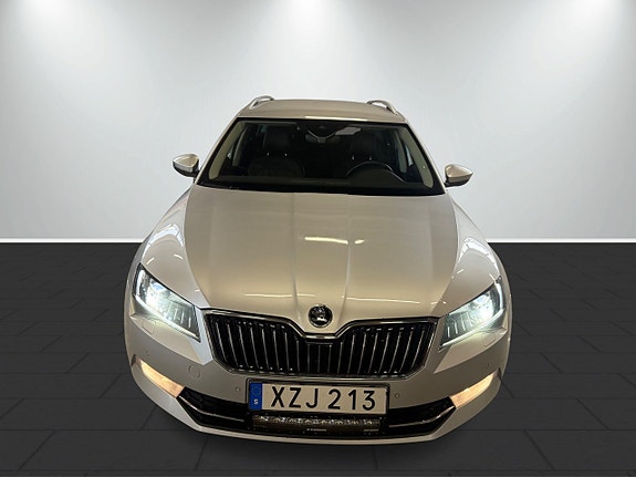 Skoda Superb 4 of 5