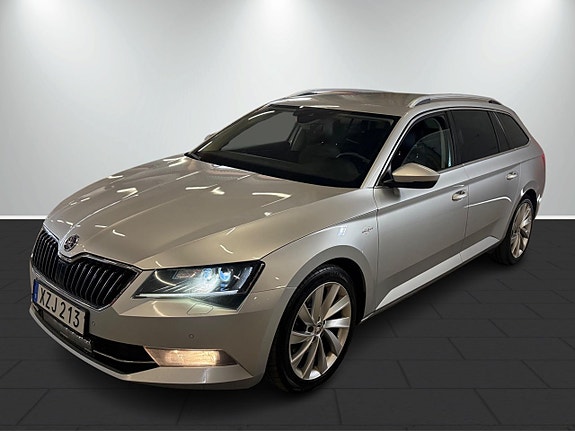 Skoda Superb 2 of 5