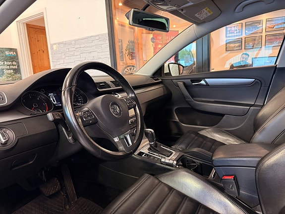 Volkswagen Passat 13 of 21