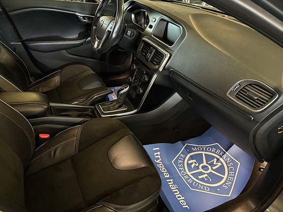 Volvo V40 8 of 11
